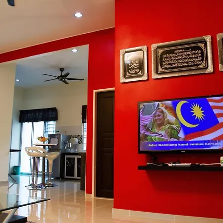 Homestay Hj Esmon Parit Raja Uthm Batu Pahat Exterior photo