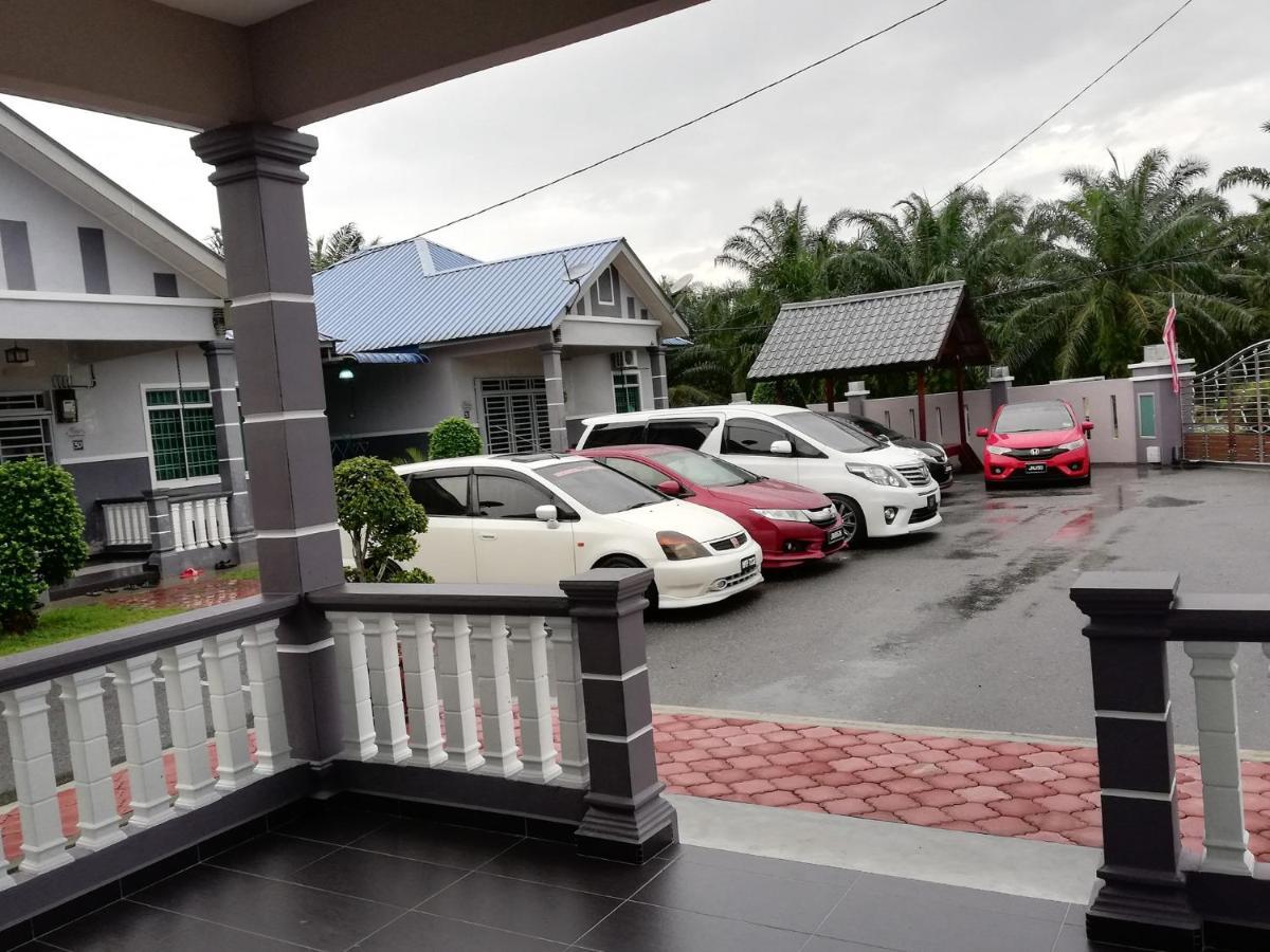 Apartment Hj Esmon Parit Raja Uthm